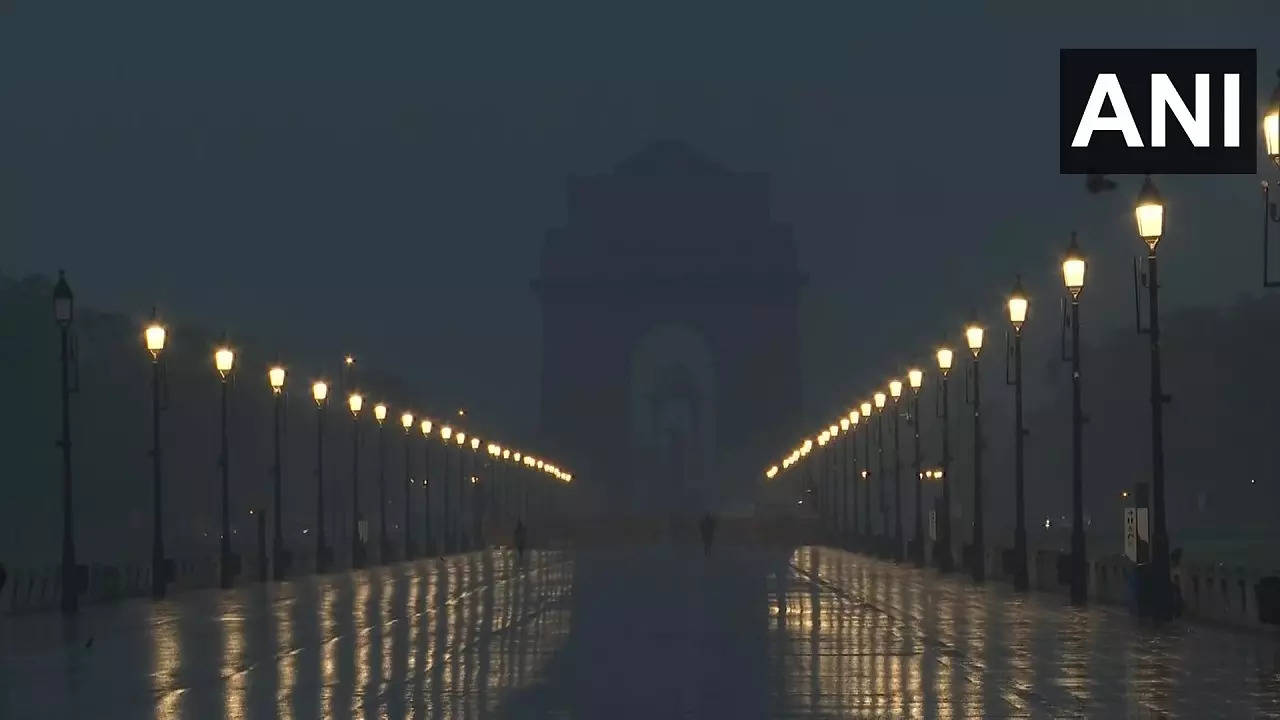 Delhi rain.