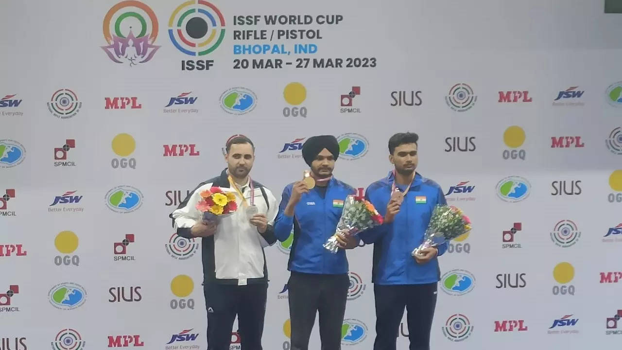 sarabjot singh wins gold in shooting world cup