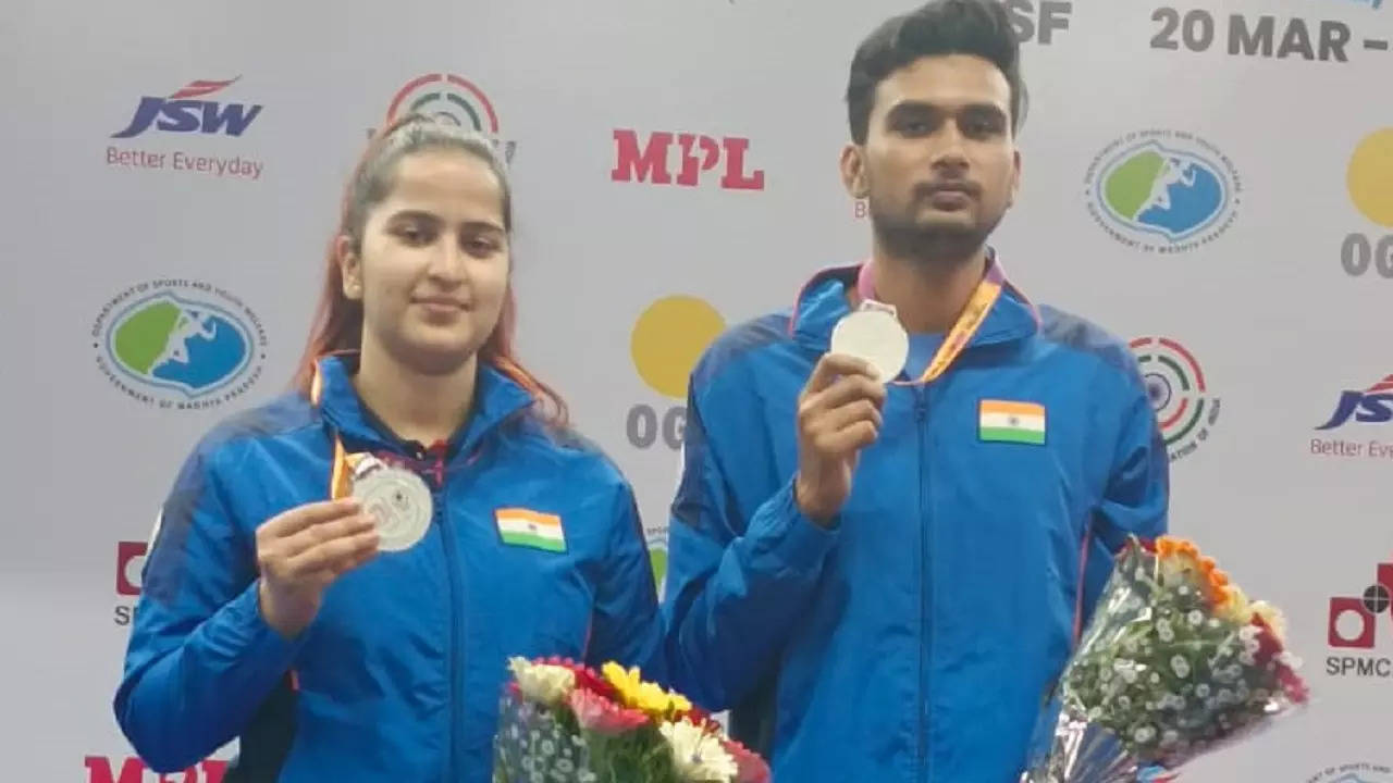 varun tomar and rhythm sangwan in issf shooting world cup