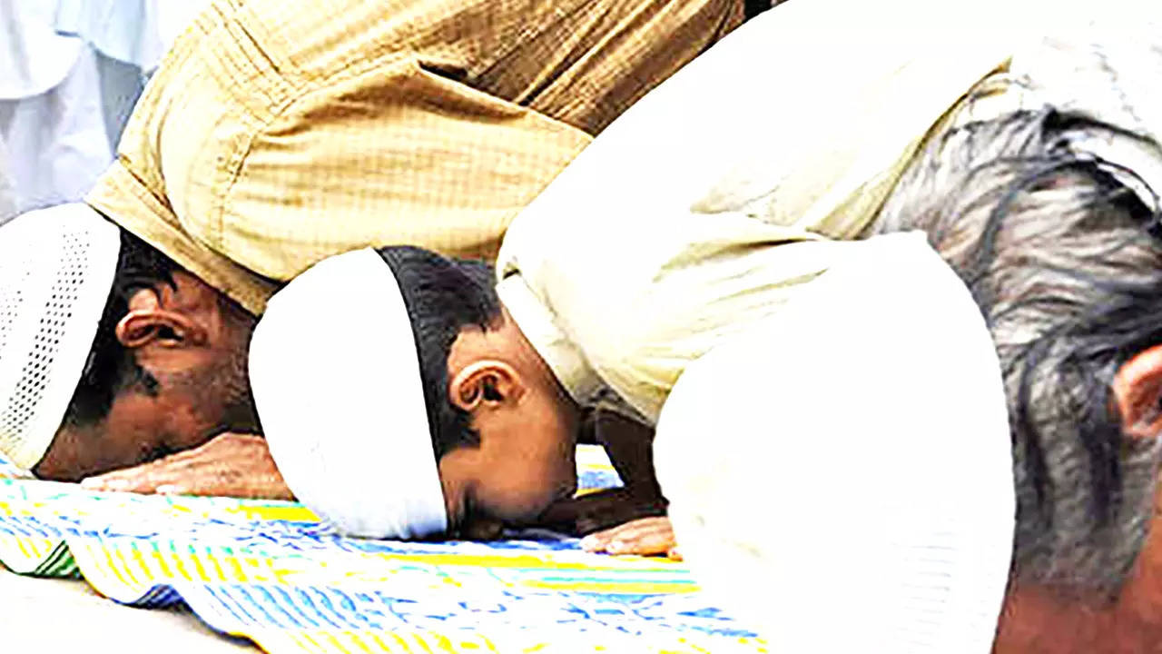 Namaz in Group Housing Society Noida