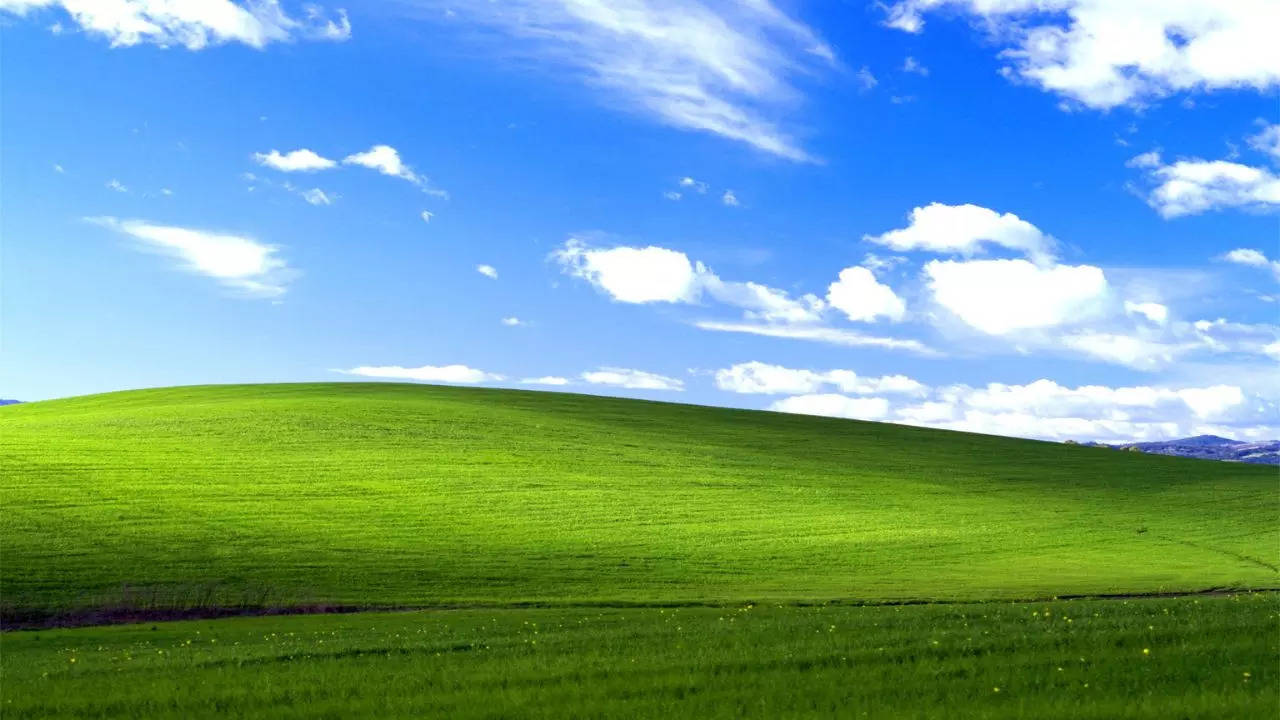 Bliss, Bucolic Green Hills, Microsoft Windows XP Desktop