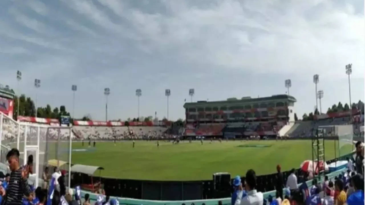 pbks vs kkr mohali pitch report and weather