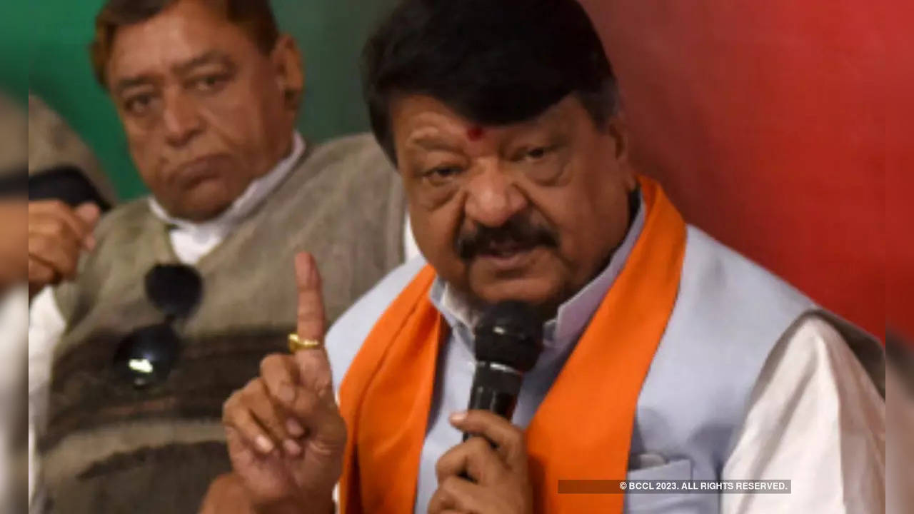 Shurpanakha, Kailash Vijayvargiya, Girls in Short clothes