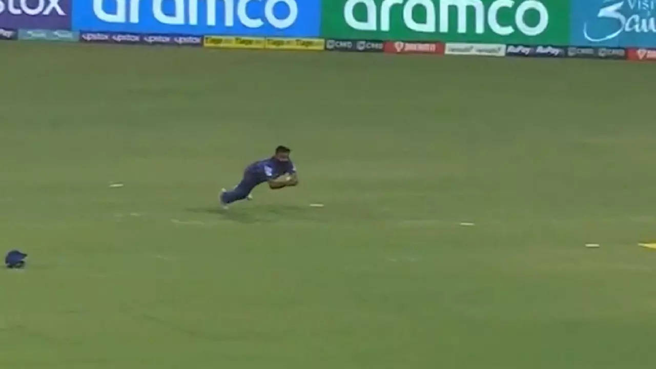 Amit Mishra takes stunning catch