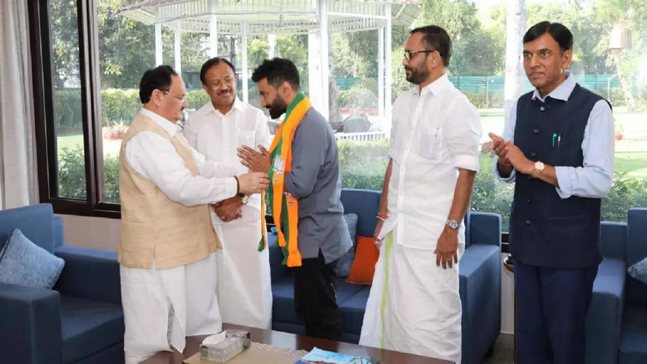 anil antony, anil antony brother, ak antony