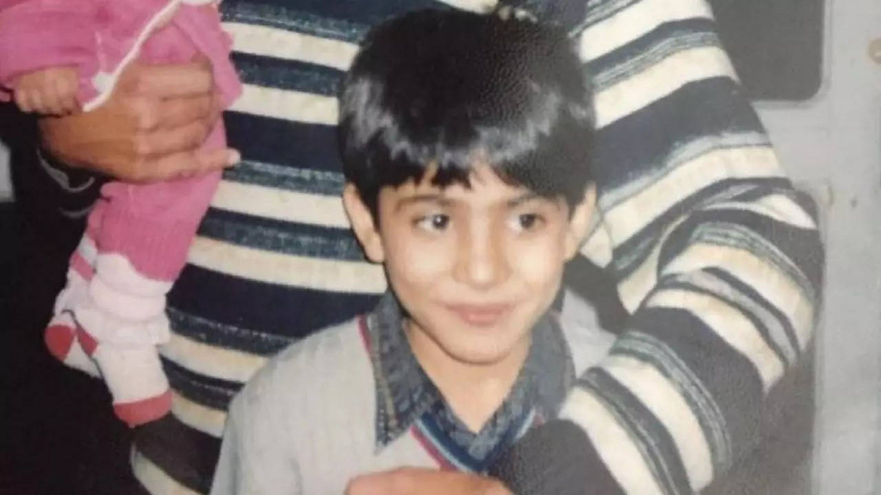 Guess the cricketer,  Childhood photos of cricketers, Shubman Gill