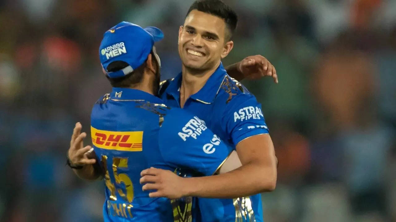 Arjun Tendulkar takes first IPL wicket