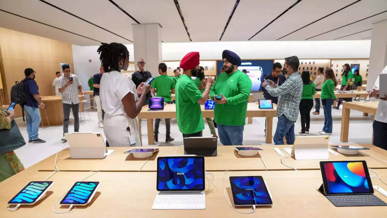 Apple Store Delhi Saket