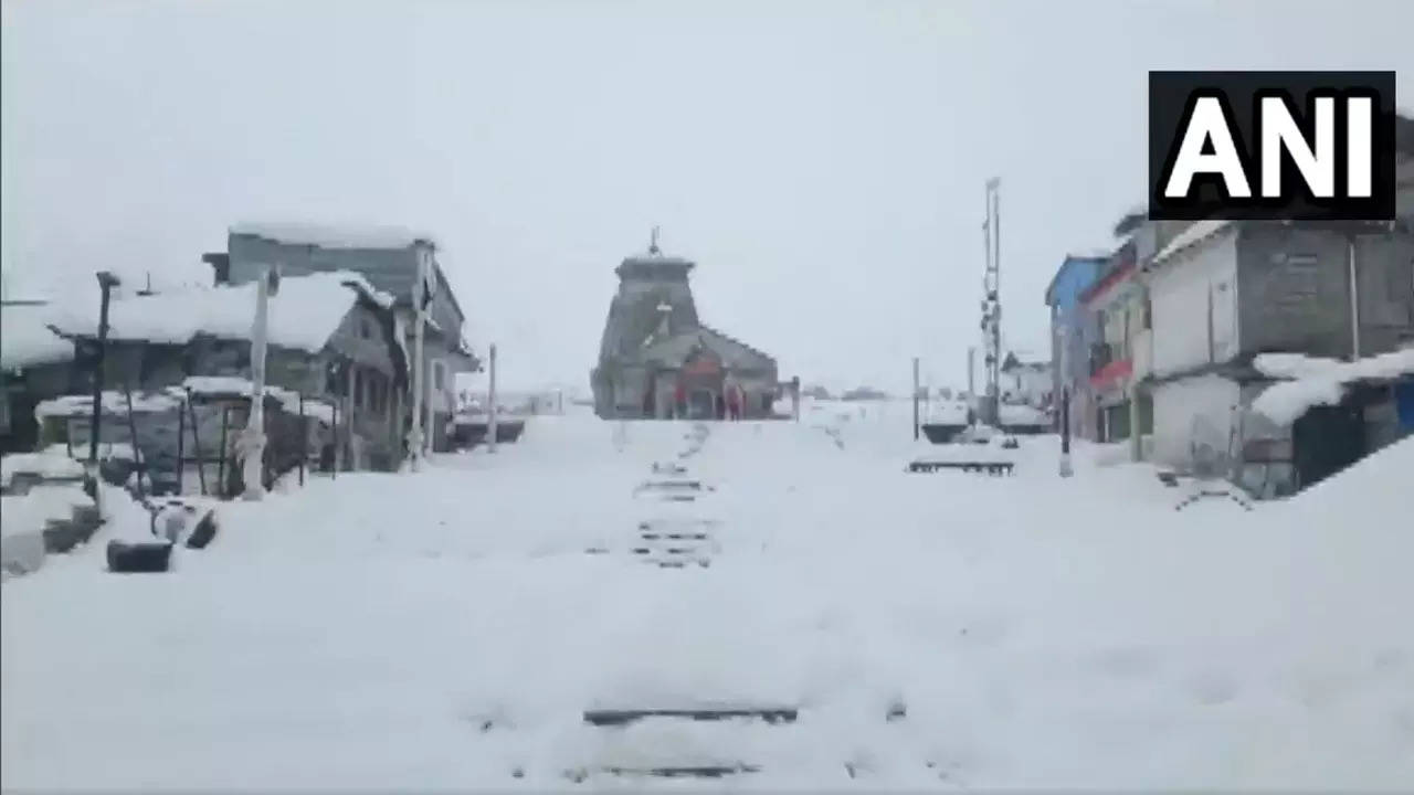 Snowfall in Badrinath, Kedarnath, Chardham Yatra