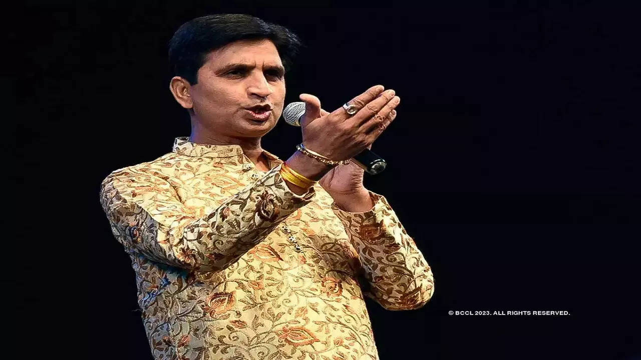 Dr Kumar Vishwas, Arvind Kejriwal