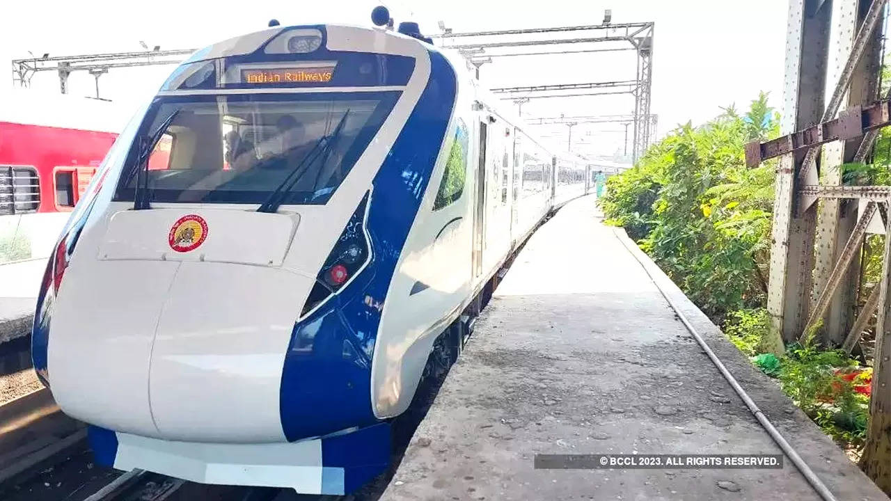 Stones Pelting at Vande Bharat train